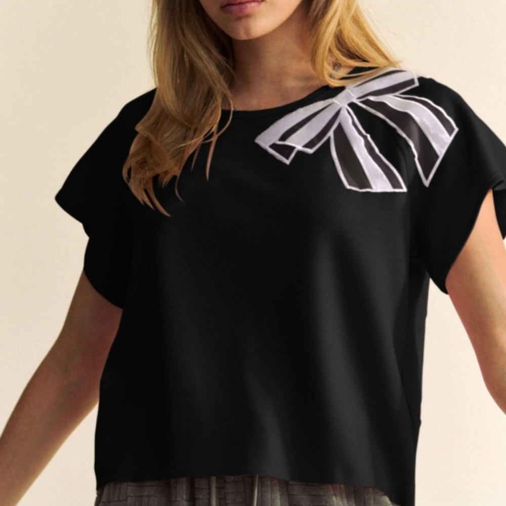 #483 🛑35 M, L BOW, BOW, BOW...Embellished Bow Top